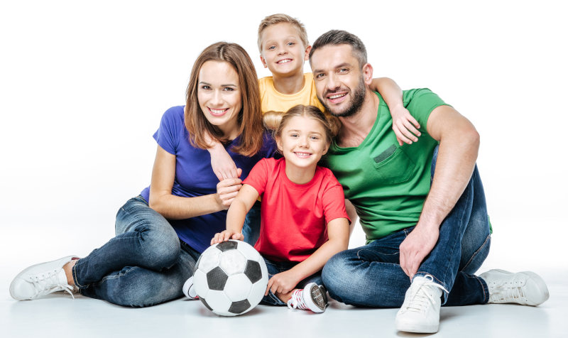 Famiglia felice con due bambini - Copy Bigstock